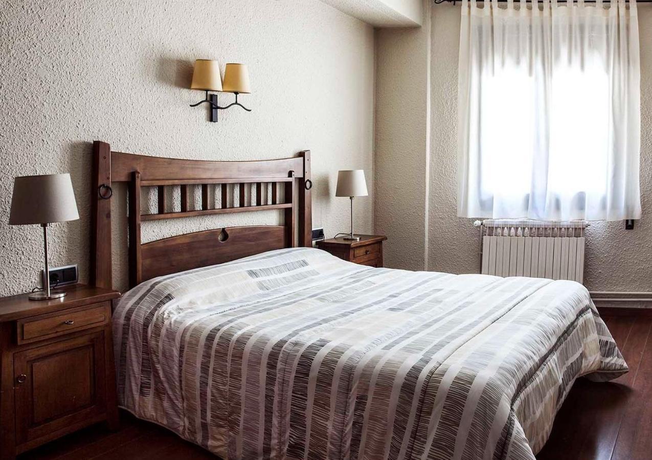 Hostal La Placa Erill la Vall Exterior foto