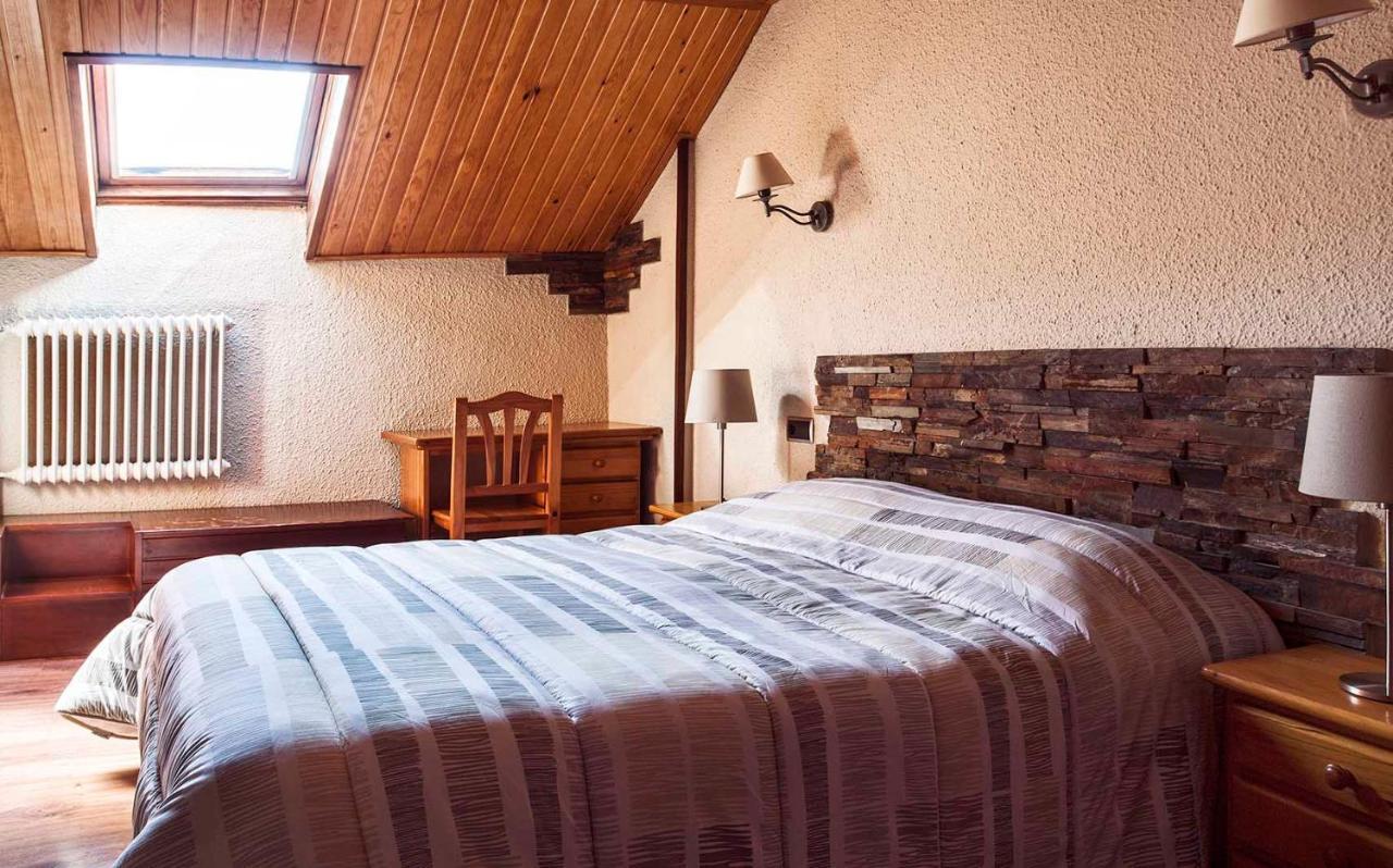 Hostal La Placa Erill la Vall Exterior foto
